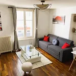 Escapade Apartment *