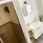 Escapade Apartment *